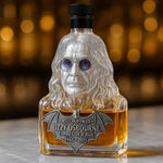 Conservado en cristal — botella de whisky en honor a Ozzy Osbourne