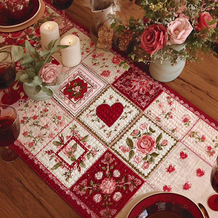 Camino de mesa acolchado - Corazón de la Casa de la Rosa Rosa
