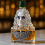 Conservado en cristal — botella de whisky en honor a Ozzy Osbourne